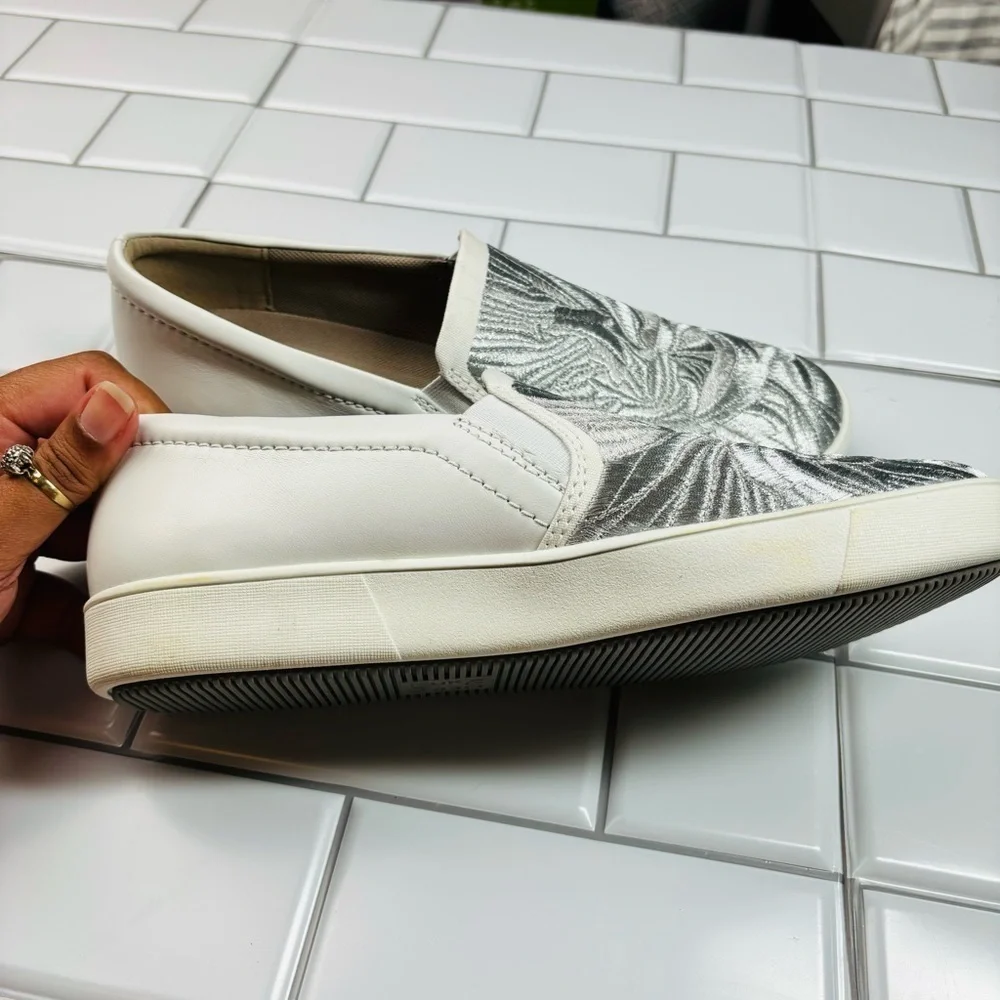 Naturalizer Marianne 4 Sneakers White‎ Silver 8.5W